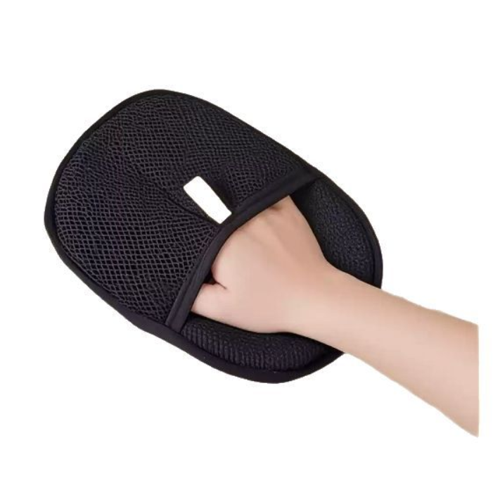 Washable grooming glove for gentle pet deshedding
